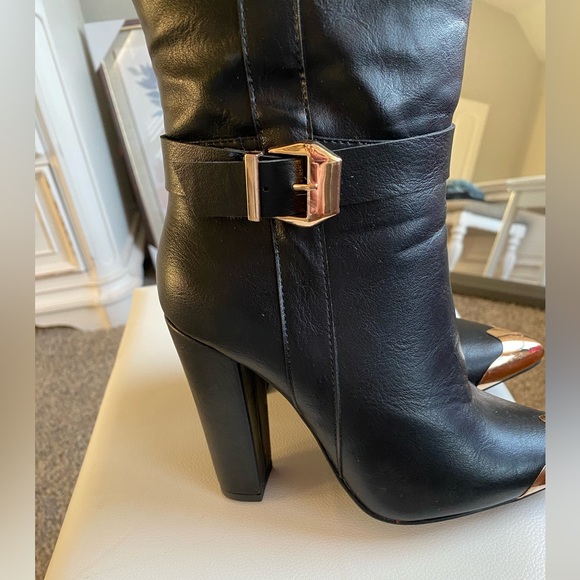 ShoeDazzle Black Thigh High Boots - Heel with Gold toe tips - Picture 3 of 7